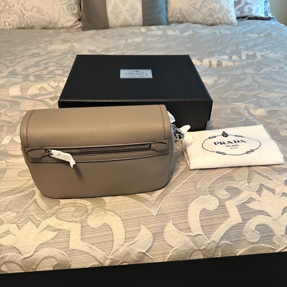 Brand New Authentic Prada Crossbody - Picture 3 of 3